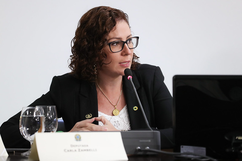 Deputado italiano disse nas redes que entregou endereço de Zambelli às autoridades